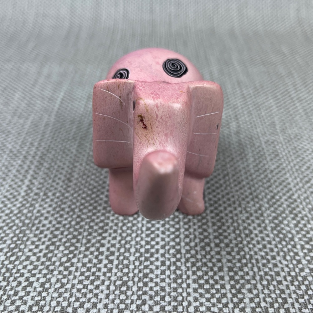 Carved Soapstone Pink Elephant Kisii Kenya Africa Figurine 2" tall Black Swirls - Picture 2 of 9